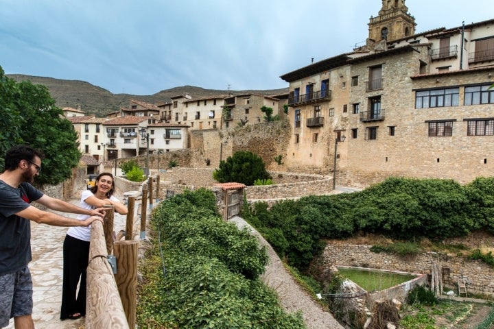 En el Huerto del Secretario, donde fusilan al cura francotirador.