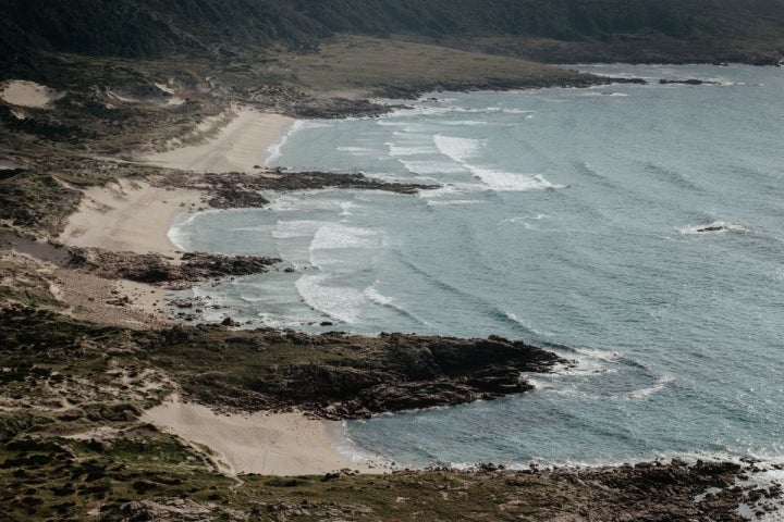 Vista de la Ensenada de O Camiño dos Faros (Costa da Morte, A Coruña).