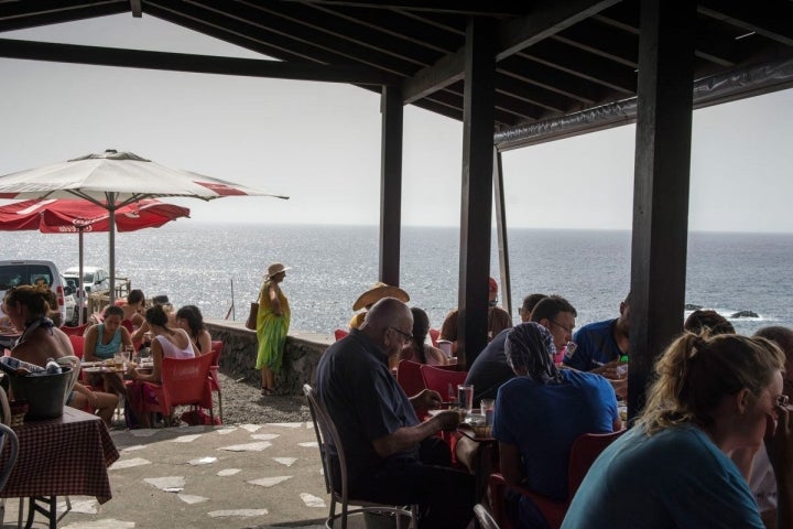 Playa de la Zamora y su chiringuito en Santa Cruz de La Palma