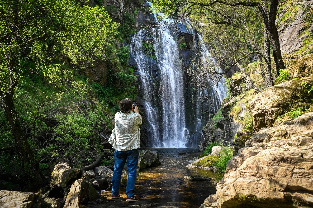 Cascadas, baños y bosques: la ruta de los ríos en el corazón verde de Galicia