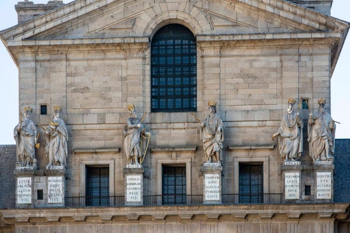 Santos católicos y sabios del Templo de Jerusalén, Salomón y David incluidos.