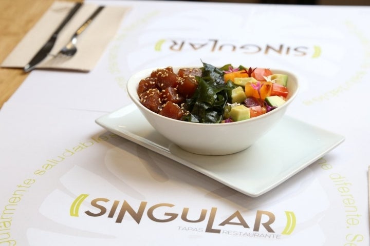 El poke de atún del restaurante Singular.