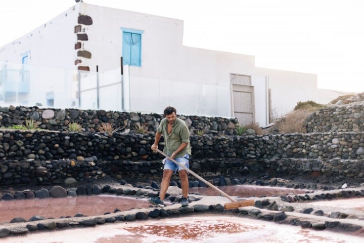 Salinas Tenefé Manuel trabajando