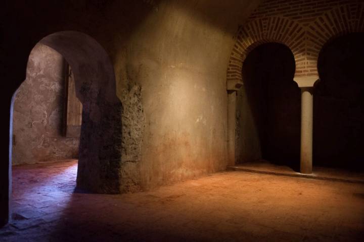 Los baños árabes datan del siglo XII y están abiertos al público.