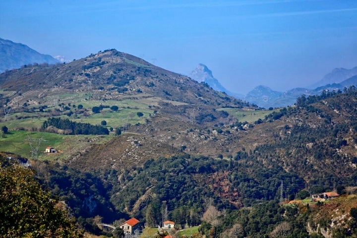 Un alto en el camino para llenar los pulmones de oxígeno en el Mirador del Poeta.