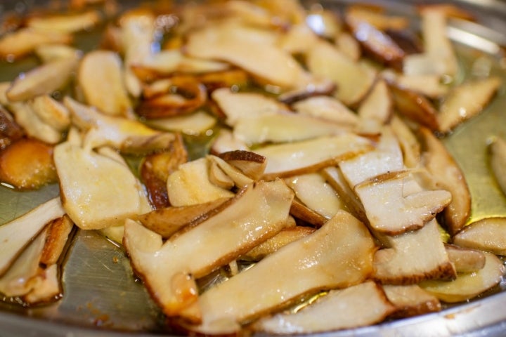 hongos cocinandose goizueta