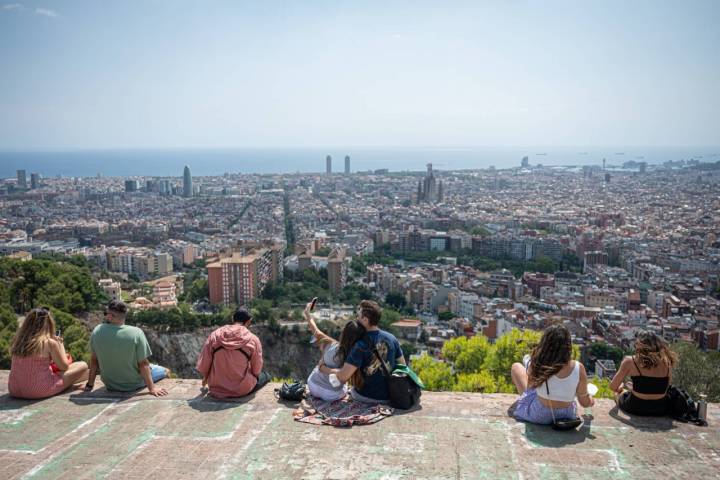 Panorámica de Barcelona desde el Turó de la Rovira.