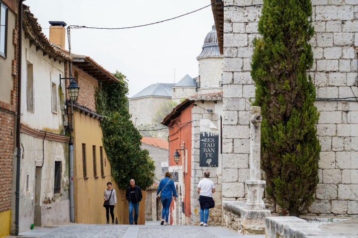 Una calle de Simancas (Valladolid)