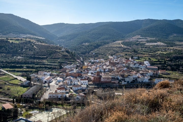 La mejor panorámica del valle del río Grío y de Tobed se obtiene desde las inmediaciones del castilloLa mejor panorámica del valle del río Grío y de Tobed se obtiene desde las inmediaciones del castillo.