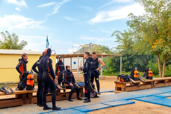 En Tossa de Mar hay al menos diez escuelas y centros de buceo. Italianos y franceses son los clientes más habituales. Foto: Shutterstock.