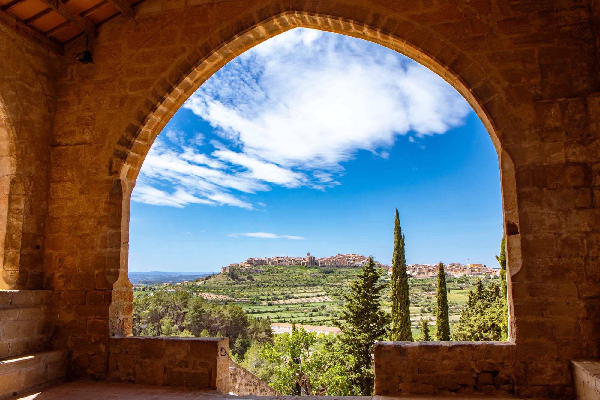 Horta de Sant Joan desde el convento de San Salvador de Horta.