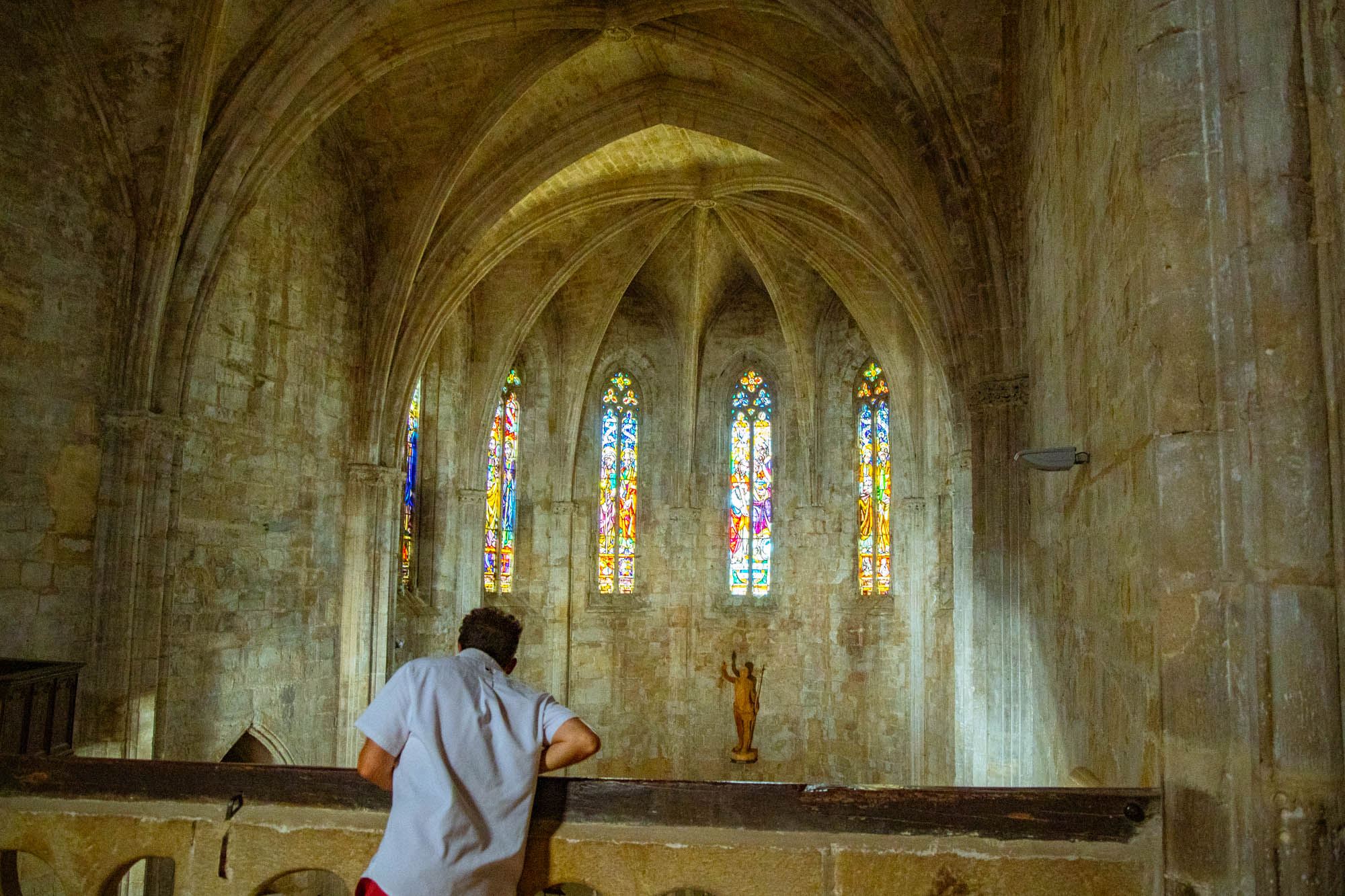Interior, desangelado, de la iglesia de San Juan Bautista.