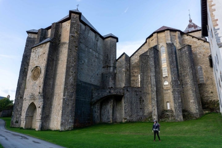 La colegiata y su claustro son del siglo XVII. Foto: Shutterstock.