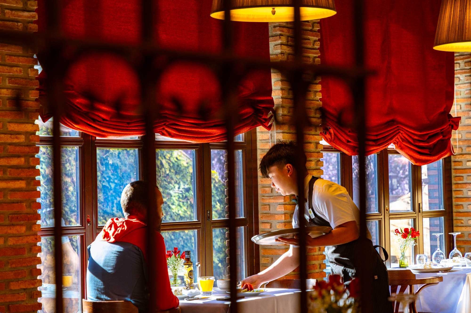 Sala del restaurante del Hotel Rural & Spa Los Ánades.