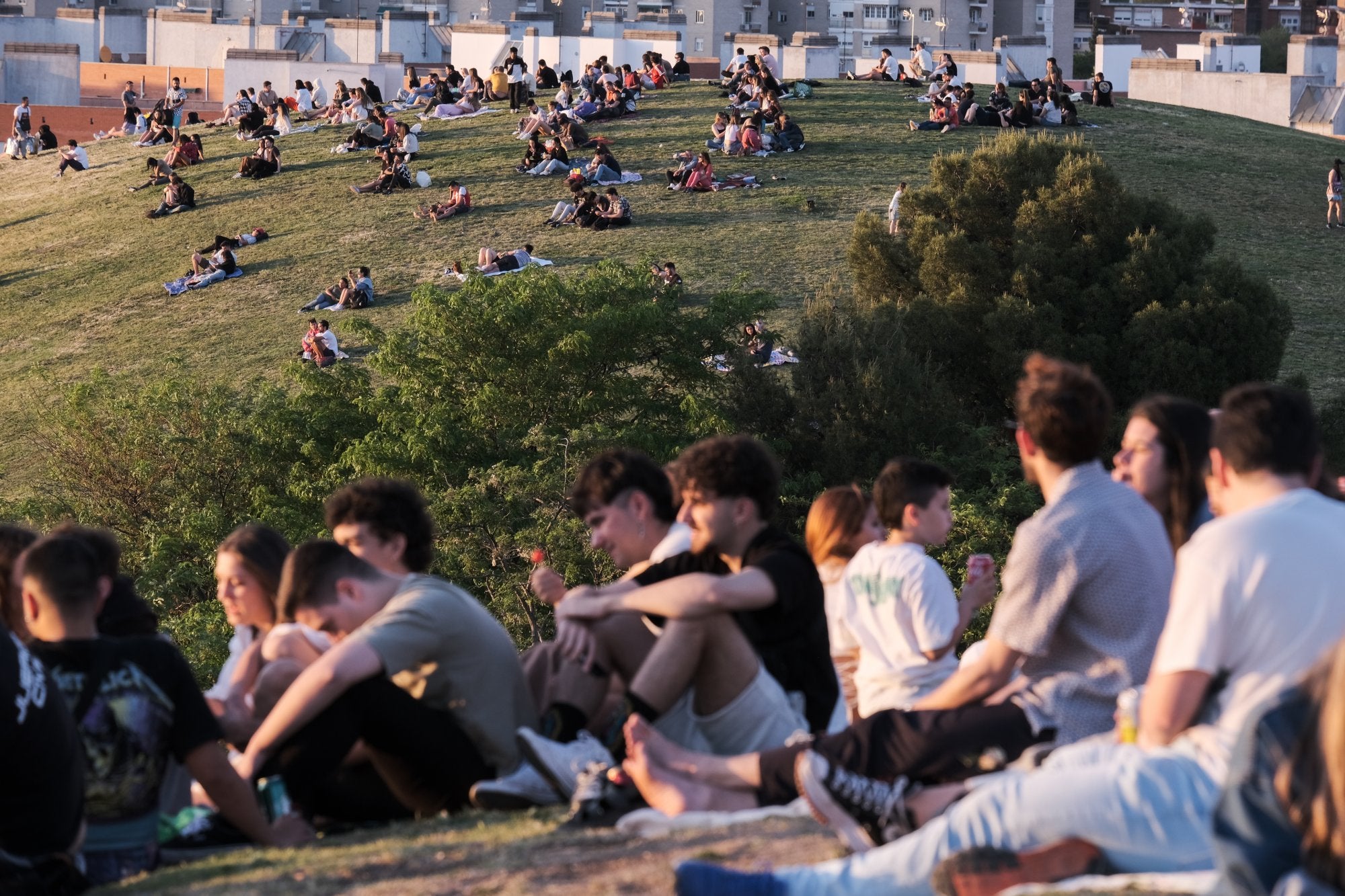 Jóvenes en el parque de las Siete Tetas de Vallecas (Madrid)