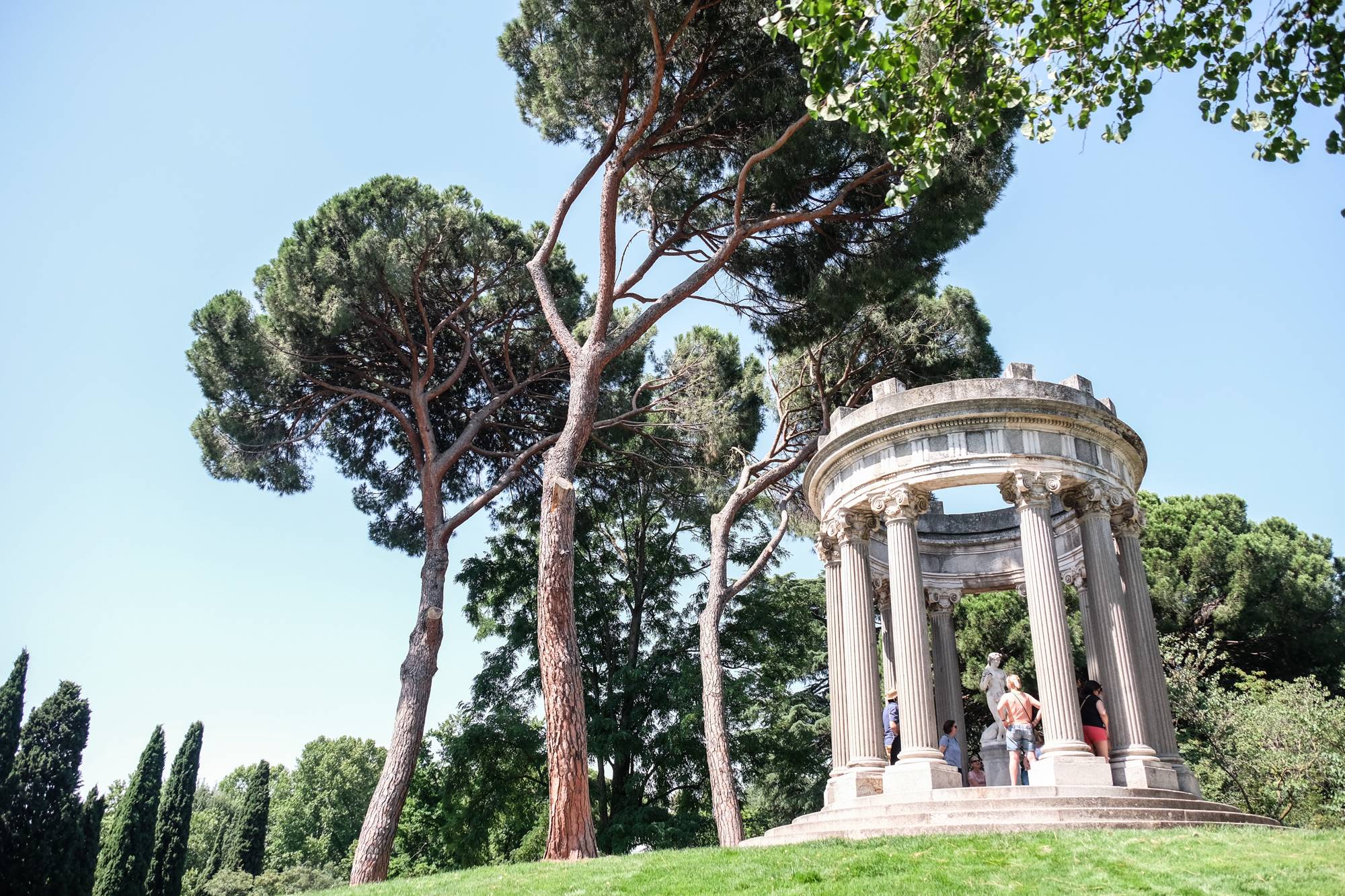 Síntesis de 29 artículos: el parque del capricho como llegar 