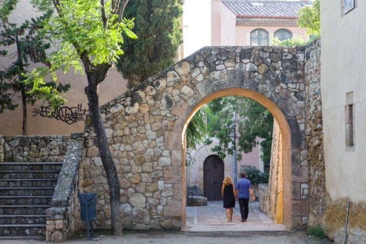 Recorrer las callejuelas de Altafulla es de lo más placentero.