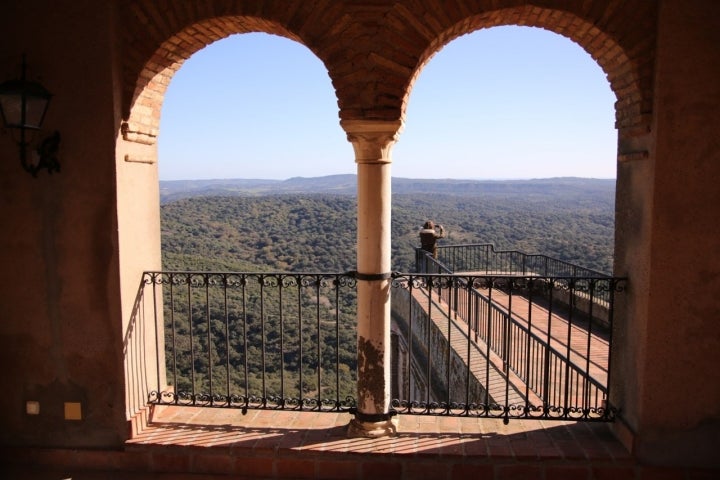 A lo largo de la visita por el castillo podemos encontrar agradables balcones.