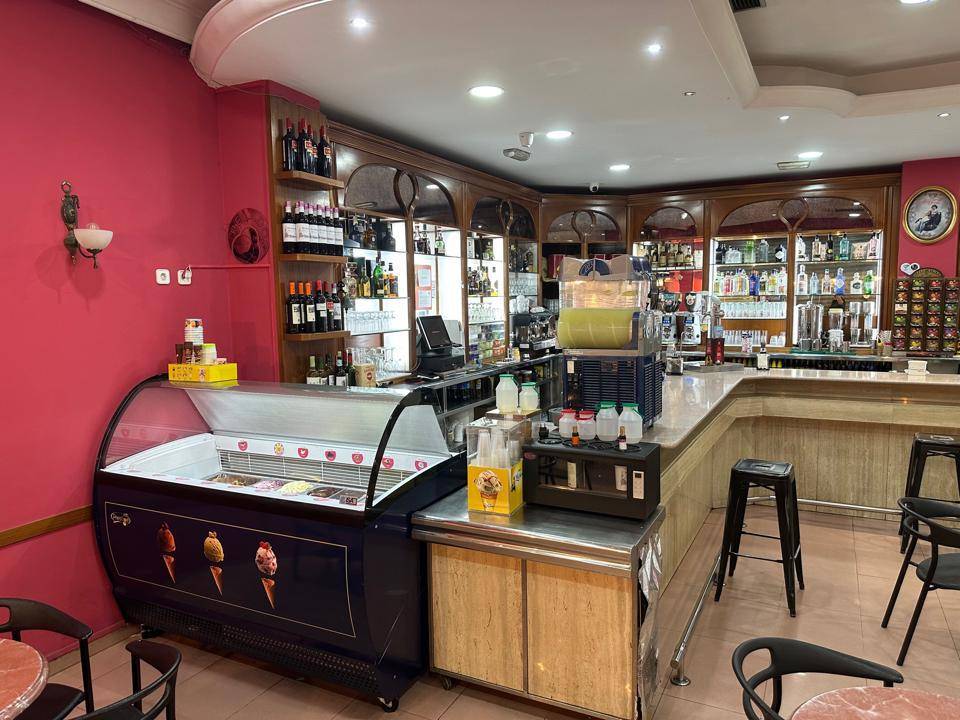 Café Bar Confitería REX