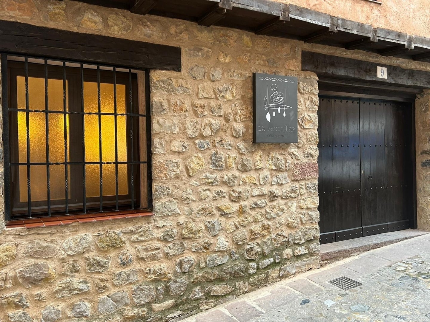 La Peculiar - Pequeño Restaurante