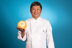 Kenji Ueno, con el Sol por Sato i Tanaka, recibido por primera vez en 2021