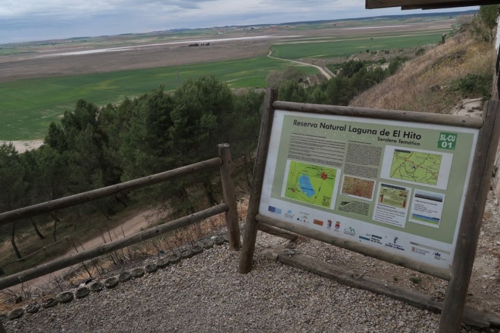 Laguna de El Hito, cercana a Palomares del Campo. Foto: Malopez 21 vía Wikipedia