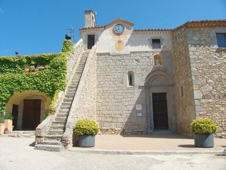 Iglesia de San Martín de La Vajol, edificada en los siglos XII y XIII. Fotografía: Bertrand Grondin vía Wikipedia.