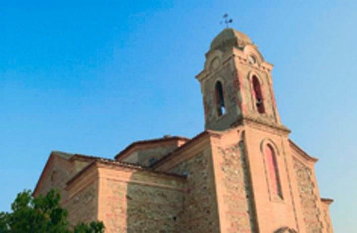 Iglesia de Santa María, en la Plaza de los Álamos de Uleila del Campo. Fotografía: Servicio Provincial de Turismo.