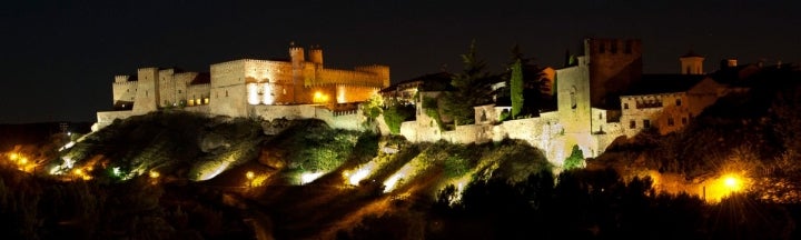 El castillo, la catedral y la Plaza Mayor son los tres iconos arquitectónicos de la villa. Fotografía cortesía del Ayuntamiento de Sigüenza.
