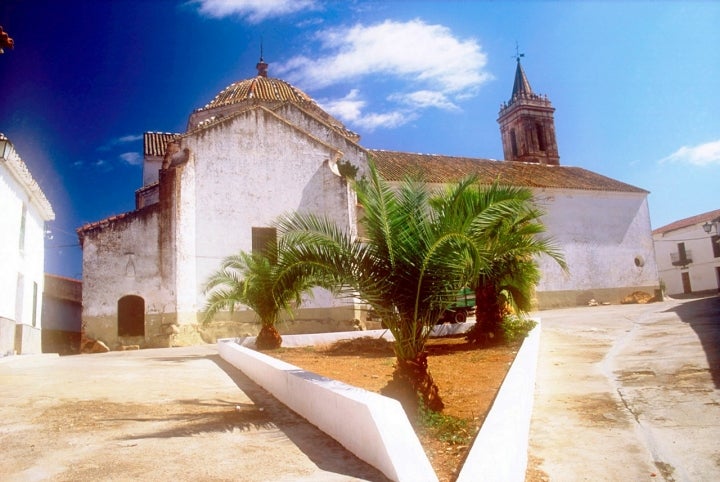 Iglesia de San Miguel Arcangel en Campofrio. Foto:  Foto: MJJR via Wikipedia / CC BY-SA.