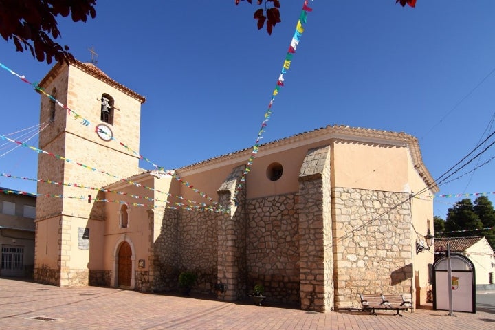 Iglesia Parroquial de Santa Ana de Pozo-Lorente. Fotografía: Malopez 21 vía Wikipedia / CC BY-SA.