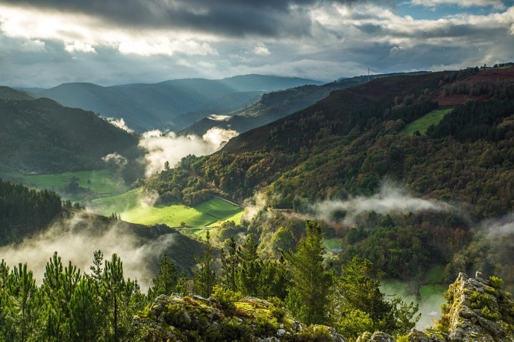 Panorámica de los bosques y prados de Santa Eulalia de Oscos. Fotografía: Pablo López. Cortesía de Turismo de Asturias.