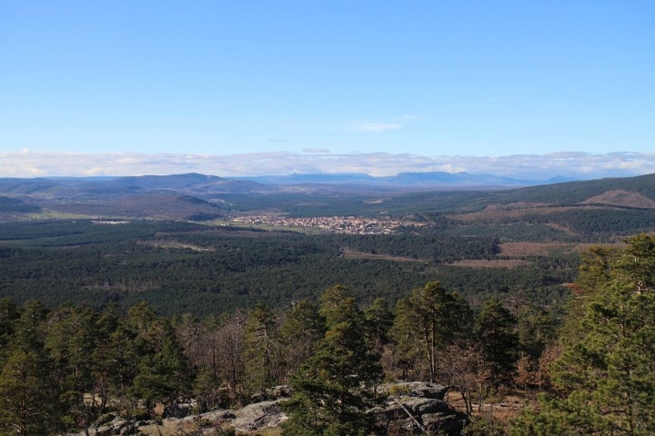 Vista desde el monte de Quintanar de la Sierra. Foto: Palomaresmorente via Wikipedia / CC BY-SA.