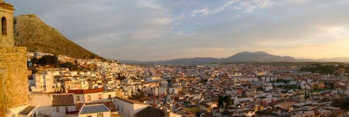 Panorámica de Martos desde el Mirador de Santa María de la Villa. Fotografía: Kordas vía Wikipedia / CC BY-SA.