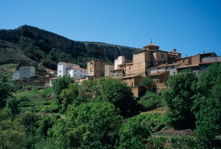 Vista general de Calmarza, pueblo de la Comarca de Calatayud con gran atractivo paisajístico. Fotografía: Touriste vía Wikipedia / CC BY-SA.