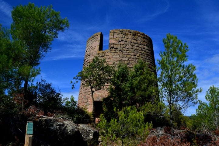 Restos de un antiguo molino, popularmente conocido como Torre del Moro. Fotografía: Ángela Llop vía Visual Hunt.