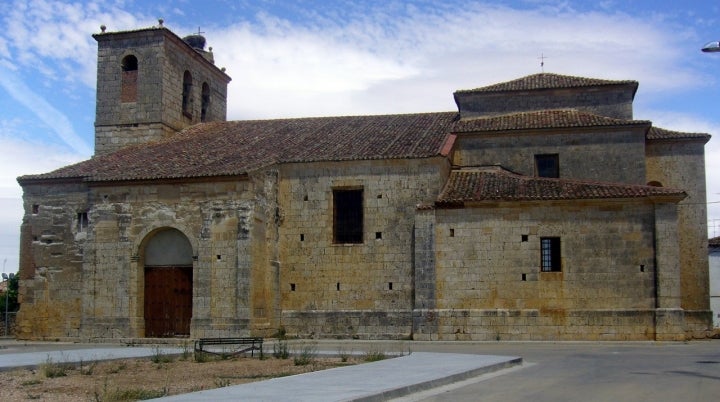 Iglesia de San Pedro en Itero de la Vega. Foto: Rastrojo vía Wikipedia / CC BY-SA