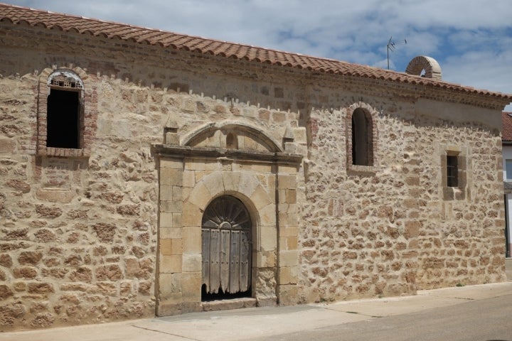 Ermita de San Pedro en Olmos de Ojeda. Foto: GFreihalter vía Wikipedia / CC BY-SA