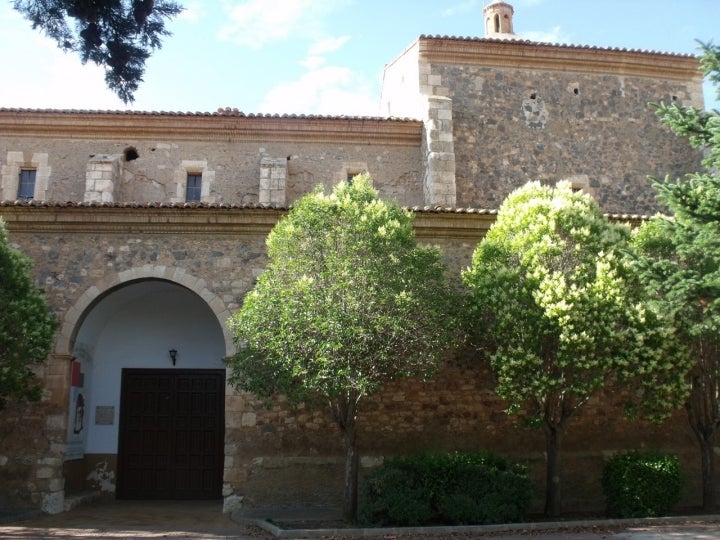 Caserón en Perales de Alfambra. Foto: 19Tarrestnom65 vía Wikipedia / CC BY-SA.