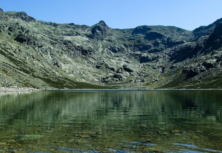 Laguna del Barco cerca de Nava del Barco. Foto: Jorge-calm vía Wikipedia / CC BY-SA.
