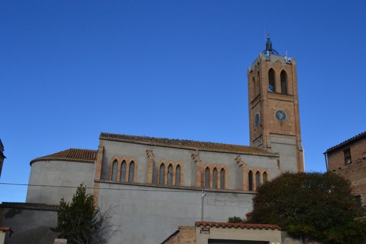 Iglesia Parroquial de Sant Pere, construida en estilo neogótico. Fotografía: Mª África vía Wikipedia.