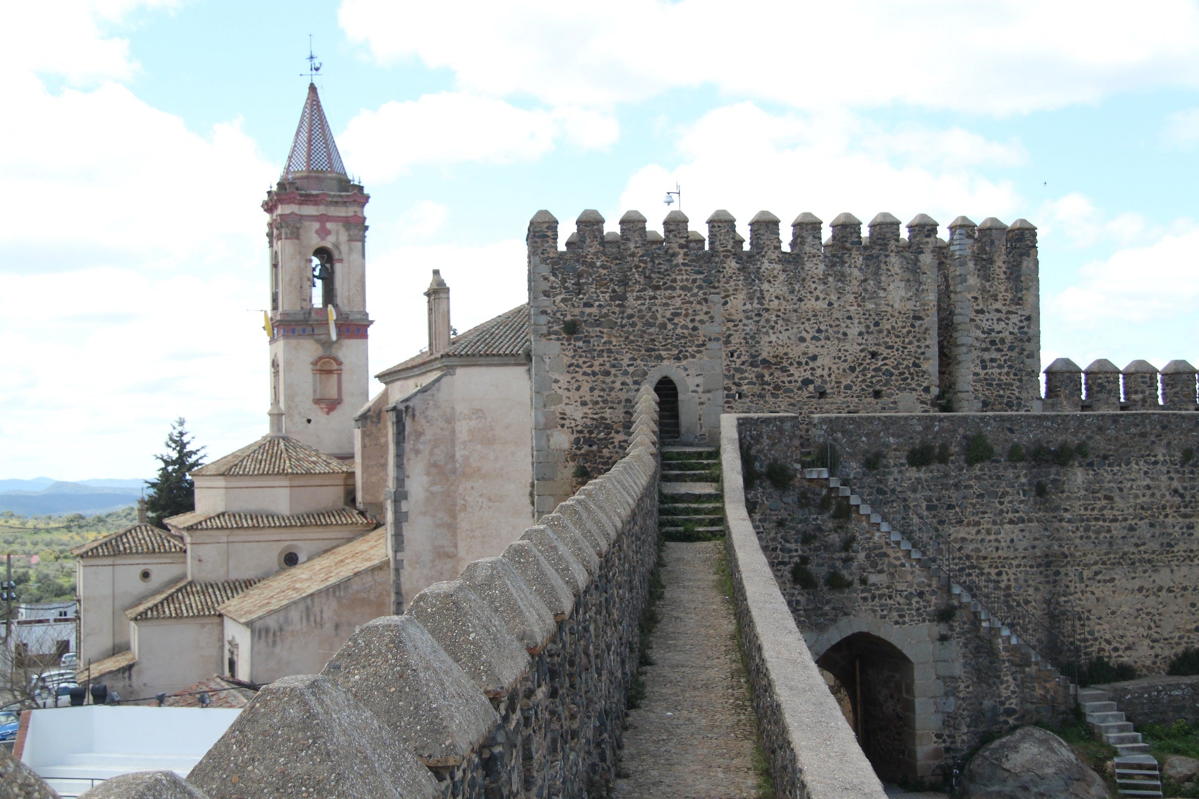 Cumbres Mayores (Huelva) Planes e información turística Guía Repsol