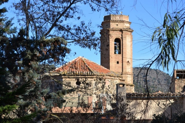 Campanario de la Iglesia de Sant Jaume en Torroja del Priorat. Fotografía: Mª África vía Wikipedia / CC BY-SA.