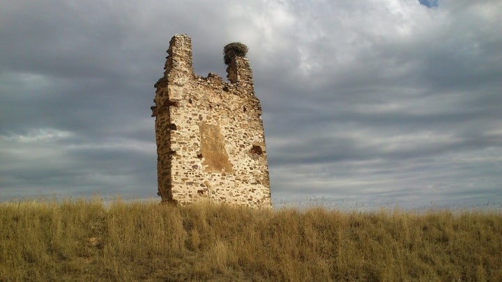 Restos de la torre de San Pedro. Foto: Vmcmue vía Wikipedia / CC BY-SA