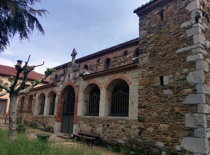 Iglesia de la Inmaculada Concepción en Santa María de Ordás. Foto: Rubén Ojeda vía Wikipedia / CC BY-SA