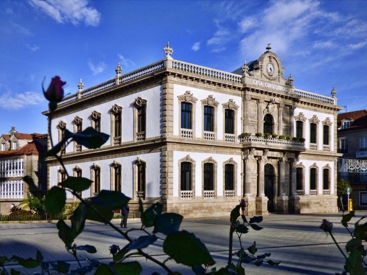 Fachada de la Casa Consistorial de Pontevedra. Fotografía: juantiagues vía Visual Hunt.