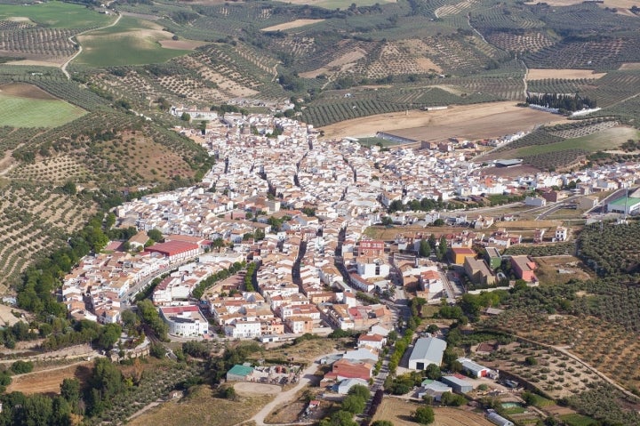 Vista aérea de Alcalá del Valle, pueblo de un amplio desarrollo agrícola. Fotografía: Cortesía Diputación de Cádiz.
