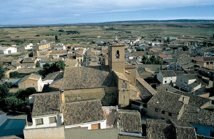 Vista del pueblo de Lanaja con la iglesia de la Asunción. Foto: Cortesía comarca de los Monegros