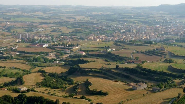Vista aérea de Solsona, pueblo de Lérida que conserva todo el sabor medieval. Fotografía: king nikochan vía Wikipedia.