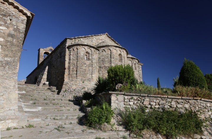 Iglesia de Santa María de la Tossa, de origen prerrománico. Fotografía: Anoia Turisme.